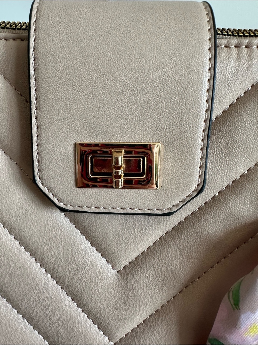 Ardene Taupe Quilted Shoulder Bag with Gold Chain and Floral Scarf - Picture 4 of 15